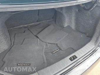 2018 Nissan Versa Sedan SV – miniatura 17