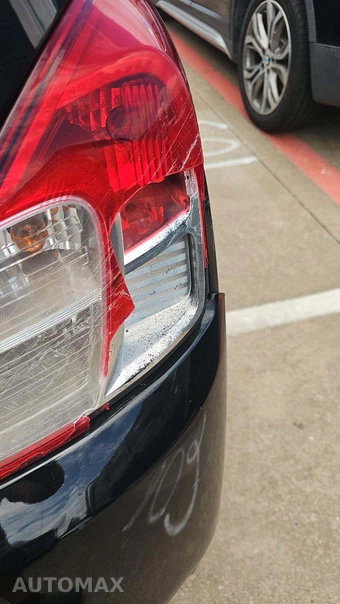 2018 Nissan Versa Sedan SV – miniatura 33