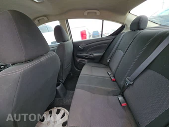 2018 Nissan Versa Sedan SV – miniatura 13
