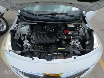 2018 Nissan Versa Sedan SV – miniatura 15
