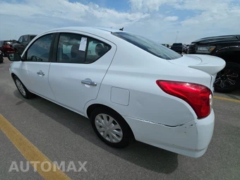 2018 Nissan Versa Sedan SV – miniatura 6
