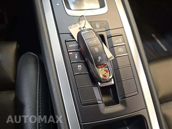2018 Porsche 911 Carrera – miniatura 8