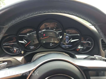 2018 Porsche 911 Carrera – miniatura 9