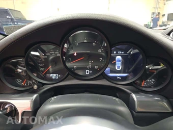 2018 Porsche 911 Carrera – miniatura 9