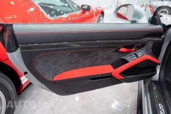 2018 Porsche 911 GT2 RS - miniatura 10