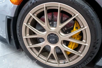 2018 Porsche 911 GT2 RS - miniatura 9