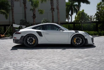 2018 Porsche 911 GT2 RS - miniatura 3