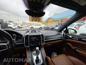 2018 Porsche Cayenne GTS – miniatura 10