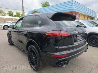 2018 Porsche Cayenne GTS – miniatura 2