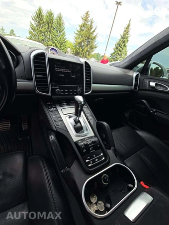 2018 Porsche Cayenne GTS – miniatura 10