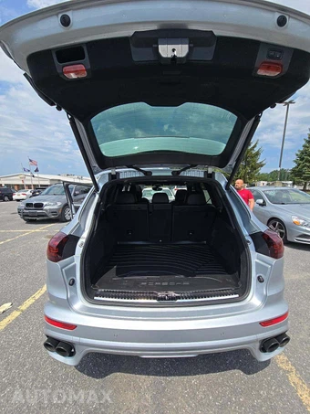 2018 Porsche Cayenne GTS – miniatura 14