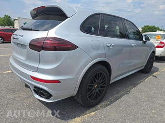 2018 Porsche Cayenne GTS – miniatura 3