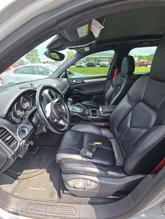 2018 Porsche Cayenne GTS – miniatura 6