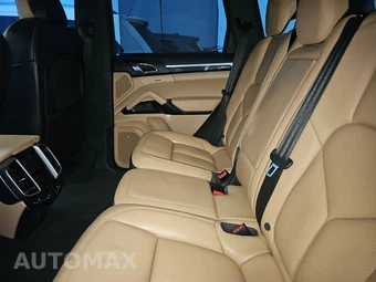 2018 Porsche Cayenne Platinum Edition – miniatura 13