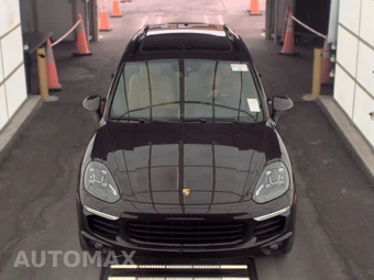 2018 Porsche Cayenne Platinum Edition – miniatura 2