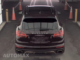 2018 Porsche Cayenne Platinum Edition – miniatura 5