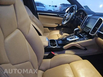 2018 Porsche Cayenne Platinum Edition – miniatura 8