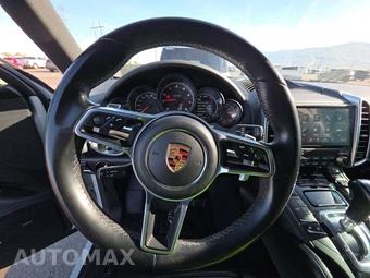 2018 Porsche Cayenne Platinum Edition – miniatura 10