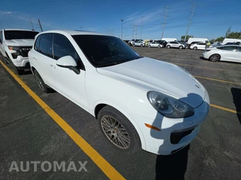 2018 Porsche Cayenne Platinum Edition – miniatura 3