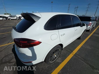 2018 Porsche Cayenne Platinum Edition – miniatura 4