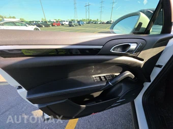 2018 Porsche Cayenne Platinum Edition – miniatura 9