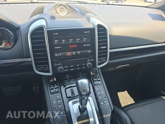 2018 Porsche Cayenne Platinum Edition – miniatura 11
