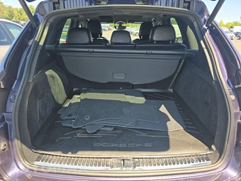 2018 Porsche Cayenne Platinum Edition – miniatura 16
