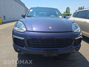 2018 Porsche Cayenne Platinum Edition – miniatura 2
