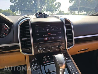 2018 Porsche Cayenne Platinum Edition – miniatura 10