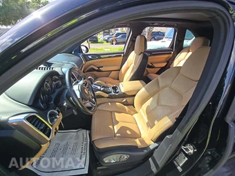 2018 Porsche Cayenne Platinum Edition – miniatura 6