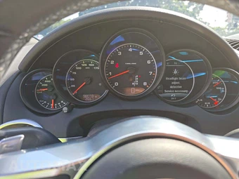 2018 Porsche Cayenne Platinum Edition – miniatura 9