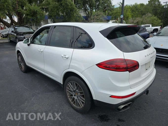 2018 Porsche Cayenne Platinum Edition – miniatura 2