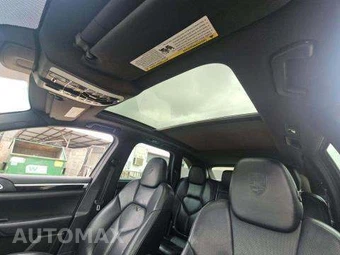 2018 Porsche Cayenne Platinum Edition – miniatura 12
