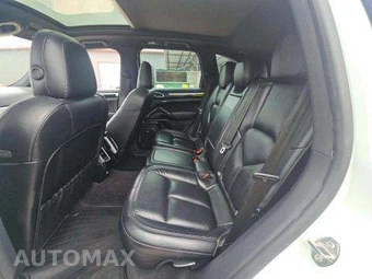 2018 Porsche Cayenne Platinum Edition – miniatura 14
