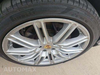 2018 Porsche Cayenne Platinum Edition – miniatura 28