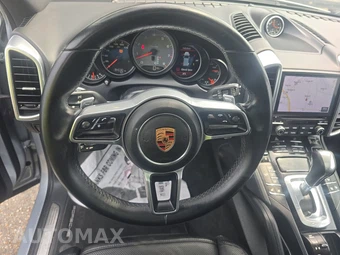 2018 Porsche Cayenne S – miniatura 10