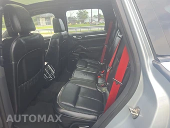 2018 Porsche Cayenne S – miniatura 13