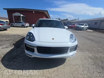 2018 Porsche Cayenne Turbo – miniatura 2