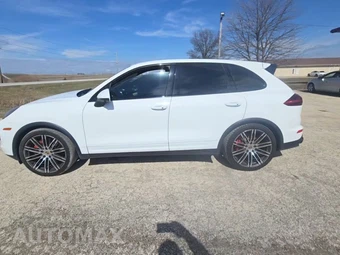 2018 Porsche Cayenne Turbo – miniatura 3