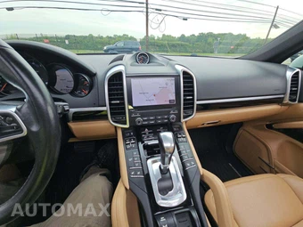2018 Porsche Cayenne - miniatura 10