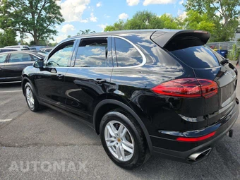 2018 Porsche Cayenne - miniatura 2