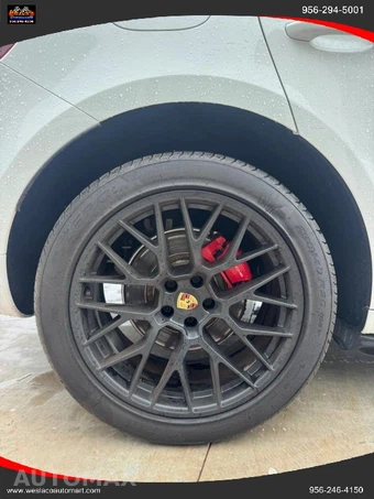 2018 Porsche Macan GTS - miniatura 26