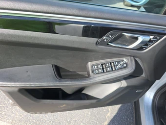 2018 Porsche Macan – miniatura 9