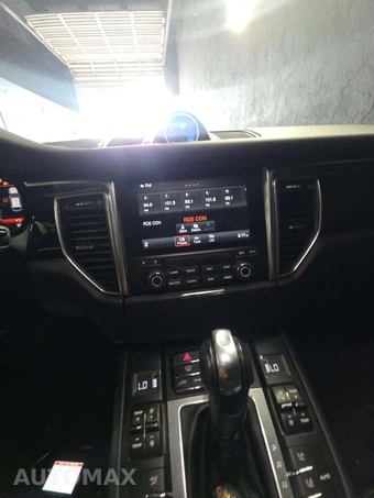 2018 Porsche Macan – miniatura 10