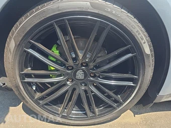 2018 Porsche Panamera 4 – miniatura 10