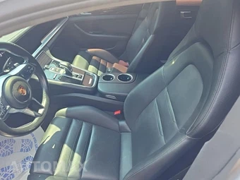 2018 Porsche Panamera 4 – miniatura 13