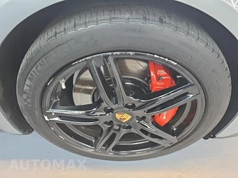 2018 Porsche Panamera 4 – miniatura 24