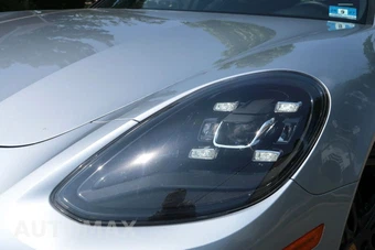 2018 Porsche Panamera 4 – miniatura 9