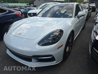 2018 Porsche Panamera 4