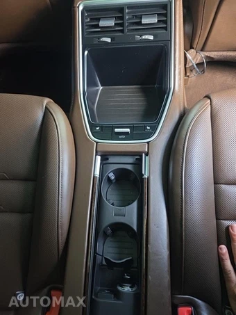 2018 Porsche Panamera 4 – miniatura 26